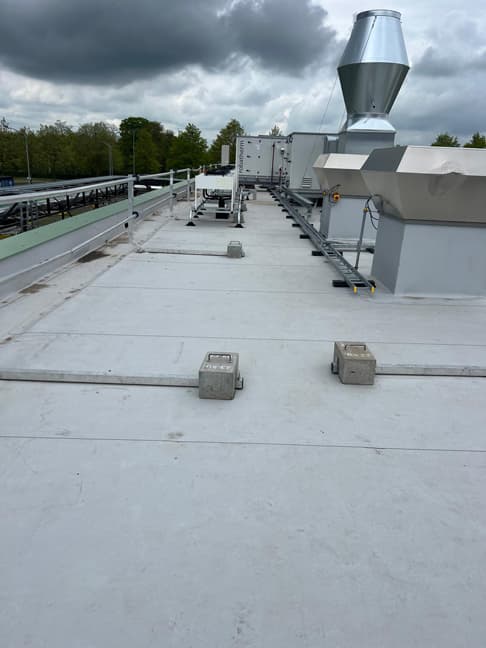 Kunststof dakbedekking aangelegd