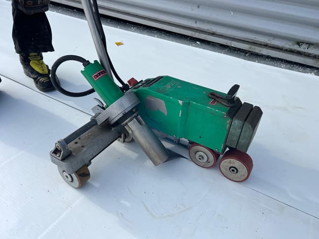 Plat dak in kunststof